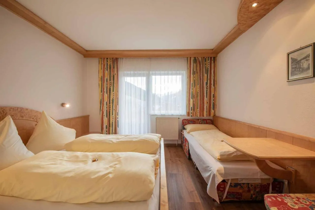 Hotel Haus Hubertus Mieders 4*,